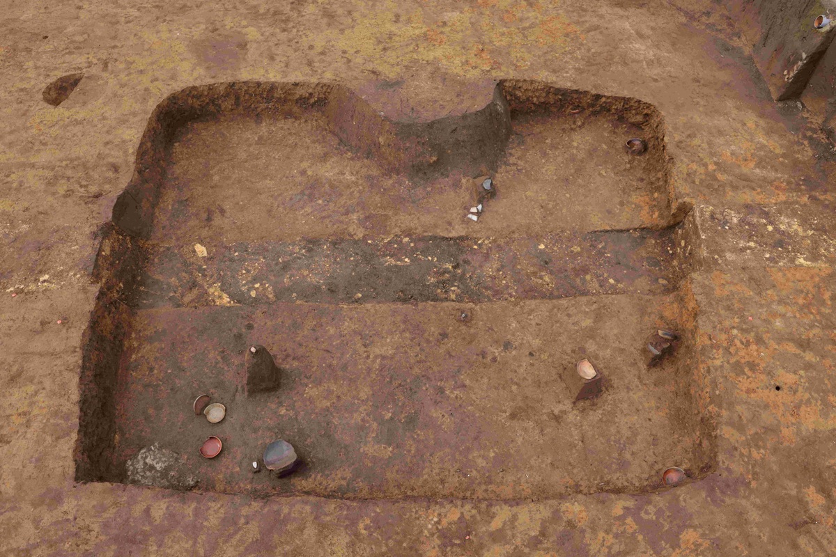 第28号竪穴建物跡の遺物出土の様子