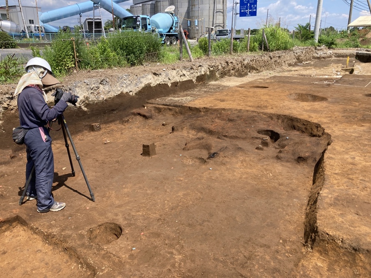 第11号竪穴建物跡　焼土検出状況（南東方向から撮影）